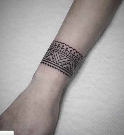 Bracelets Tattoo, Bracelet Tattoo For Man, Body Markings, Leg Band Tattoos, Tattoo Journal, Tattoo Band, Phönix Tattoo, Cuff Tattoo, Bracelet Tattoo