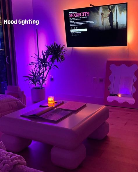 amazon home favourites 🎀🧸🤍✨comment for links 🔗 or go to bio girly apartment therapy 💗🤞 credits @valerie_sanders #apartmenttherapy #pinterestinspired #ａｅｓｔｈｅｔｉｃ Valerie Sanders Apartment, Valerie Sanders, Aura Lighting, Dope Rooms, Extravagant Homes, Apartment Vibes, Girly Apartments, Apartment Dining Room, Cute Apartment