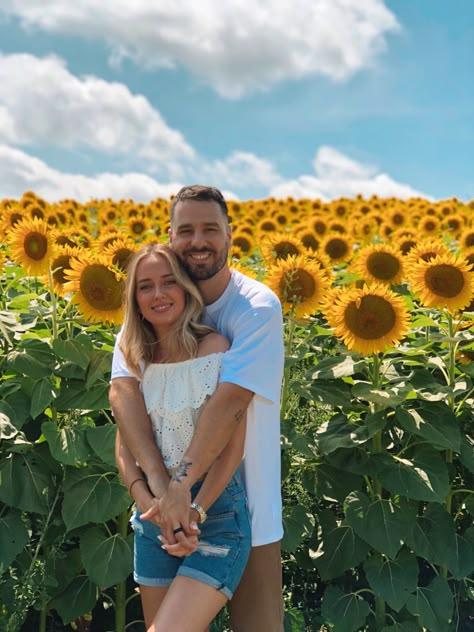 #sunflowers #sunflowerfield #photoshoot #couple Couple Poses In Sunflower Field, Sunflower Patch Photoshoot Couple, Sunflower Feild Pics Couple, Sunflower Field Engagement Photoshoot, Sunflower Couple Pictures, Sunflower Field Couples Photoshoot, Couple Sunflower Field Pictures, Sunflower Photo Ideas, Sunflower Patch Photoshoot