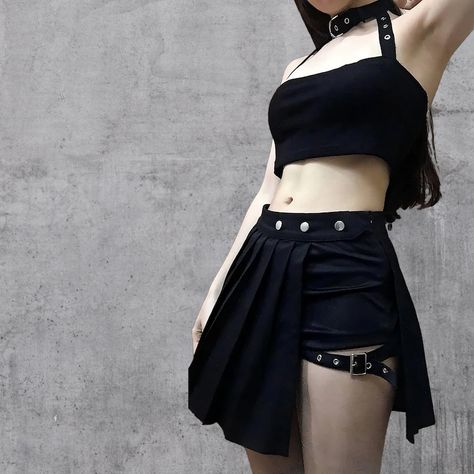 Half Black Goth Skirt, Punk Mini Skirt, Dark Pleated Skirt, Kawaii, emo, gothic short skirt, Anime Skirt, High waist, asymmetrical skirt Black Goth Skirt, Punk Mini Skirt, Skirt Kawaii, Kawaii Emo, Gothic Shorts, Goth Skirt, Black Goth, Half Skirt, Short Skirt