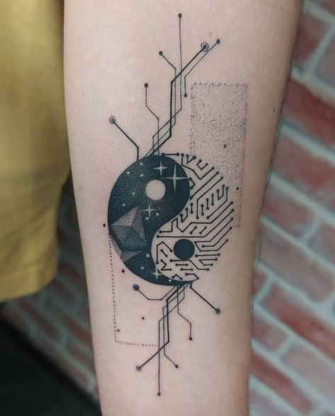 Ying Yang Geometric Tattoo, Quantum Physics Tattoo Ideas, Illusion Tattoo Men, Geometric Yin Yang Tattoo, Ying Yang Tattoo Ideas, Unique Ying Yang Tattoo, Tattoo Arm Band, Computer Tattoo, Tattoos Man