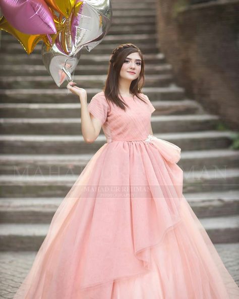 Maxi Dresses 2022, Pink Princess Dresses, Traditional Baby Dresses, Princess Dresses For Girls, Princess Frocks, Hairstyles For Gowns, Casual Maxi Dresses, Bridal Mehndi Dresses, 2 Piece Prom Dress