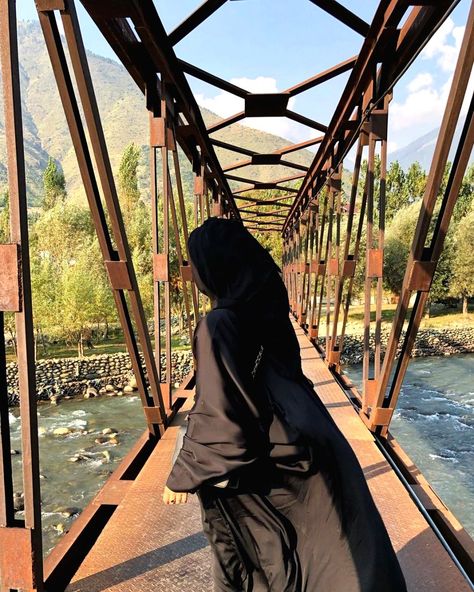 Zaira Wasim, who starred in films such as 'Dangal' and 'Secret Superstar', has shared a photograph on social media, two years after quitting showbiz in 2019.Zaira took to Instagram, where she shared the image. In the photograph the former actress is seen dressed in a burqa and standing on a bridge. Her face is not visible as her back is towards the camera. She captioned the picture: "The Warm October Sun." The photograph currently has 1,36,000 likes on the photo-sharing website.In 2020, Zaira ha Zaira Wasim Hijab, Secret Superstar, Zaira Wasim, October Sun, Fb Dp, Fatima Zahra, Cute Motivational Quotes, Anime Muslim, Modesty Fashion