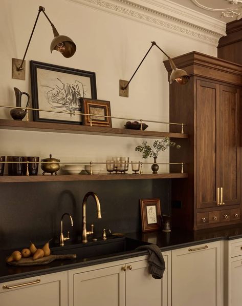 Architectural Digest Kitchen, Georgian Revival Homes, Chocolate Brown Sofa, Walnut Kitchen Island, Georgian Revival, Modern Georgian, Victorian Kitchen, International Design, Style Deco