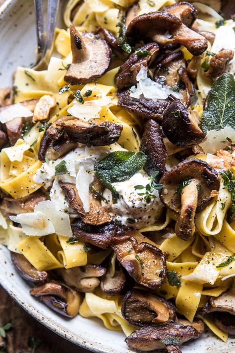 Herby Buttered Wild Mushroom Tagliatelle Pasta. Chanterelle Mushroom Pasta Recipes, Mushroom Tagliatelle Recipe, Chantrell Mushrooms Recipes Pasta, Portobello Mushroom Pasta, Roasted Mushroom Pasta, Wild Mushroom Pasta Recipes, Mushroom Fettuccine, Mushroom Tagliatelle, Paparadelle Recipes Mushroom