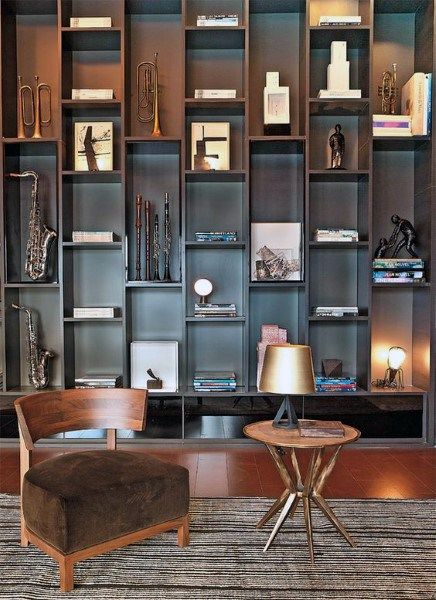 Bookshelf Ideas Decor Items Moody Rooms, Beautiful Bookshelf, 19th Hole, Modern Bookshelf, Regal Design, Bookshelf Design, Shelf Design, Home Library, Modern Homes