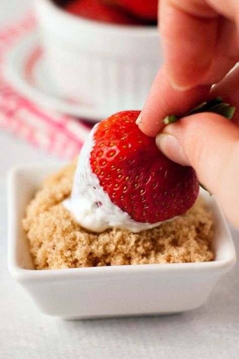 Deliciously Dipped Strawberries | heatherlikesfood.com Brown Sugar Dip, Valentine Strawberries, Sour Cream Dip, Dipped Strawberries, Fruit Roll, Valentines Day Desserts, Strawberry Dip, Fruit Dip, Easy Treats