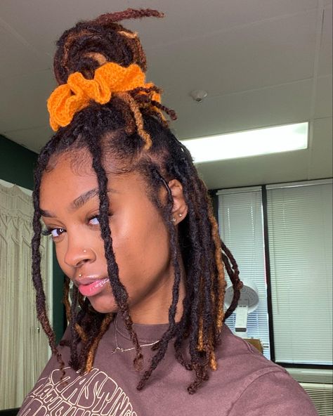 Locs Dyed Tips, Locs Dyed, Woman Locs, Dyed Locs, Dreadlocks Hair Care, Dyed Tips, Short Locs Hairstyles, Dyed Hair Inspiration, Hair Twist Styles