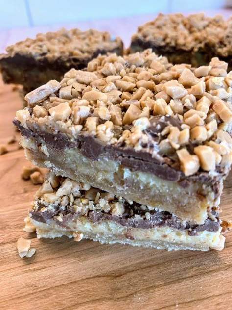 Toffee Shortbread, Heath Candy Bar, Heath Candy, Vegan Chocolate Mousse, Pan Cookies, Heath Bars, Toffee Bars, Shortbread Bars, Butter Bars