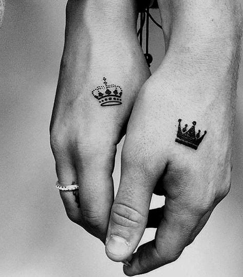 Couples Music Tattoos, Couple Tattoos Unique Meaningful, Kid Name Tattoo, Best Couple Tattoos, Alphabet Tattoo Designs, Rose Tattoos For Women, Crown Tattoo Design, Couple Tattoos Unique, Tattoos Unique