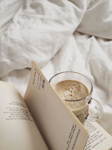 🕊 on Twitter: "i’ve picked up reading again and am re-reading crazy rich asians because nothing says quarantine like reading about a life you wish you lived… https://t.co/ASQvlfdtrC" Romeo I Julia, Photographie Portrait Inspiration, Cream Aesthetic, Classy Aesthetic, Aesthetic Coffee, Beige Aesthetic, A Cup Of Coffee, Aesthetic Colors, Coffee And Books