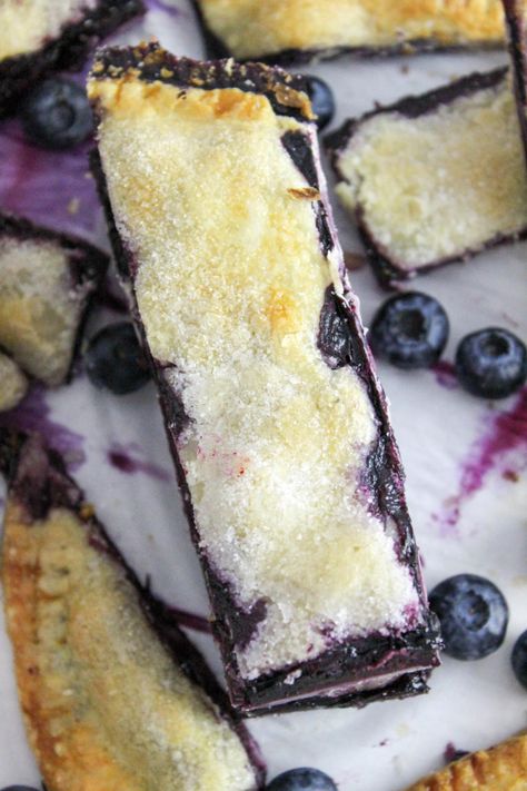 Pie Fries, Store Bought Pie Crust, Caramel Dip, Blueberry Pie Filling, Refrigerated Pie Crust, Baked Fries, Fries Recipe, Blueberry Pie, Apple Pie Recipes