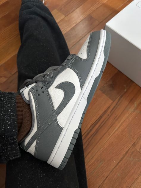 Nike By You Dunk, Nike Dunks Grey, Grey Nike Dunks Low, Womens Nike Dunks, Photon Grey Dunks, Two Toned Grey Dunks, Vast Grey Dunk, Nike Dunk Vast Grey, Nike Dunk Outfit Woman