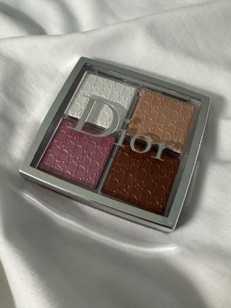 Dior Face Palette, Dior Glow Face Palette, Dior Palette, Dior Highlighter, Dior Products, Dior Cosmetics, Dior Aesthetic, Dior Girl, Essence Makeup