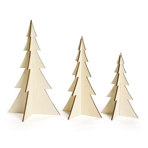 Wooden Items for Christmas | littlecraftybugs - Wooden Craft Items Christmas Tree Cut Out, Tree Cut Out, Single Tree, Wood Christmas Tree, Winter Wood, Stencil Patterns, Wooden Christmas Trees, Wooden Shapes, Diy Bottle