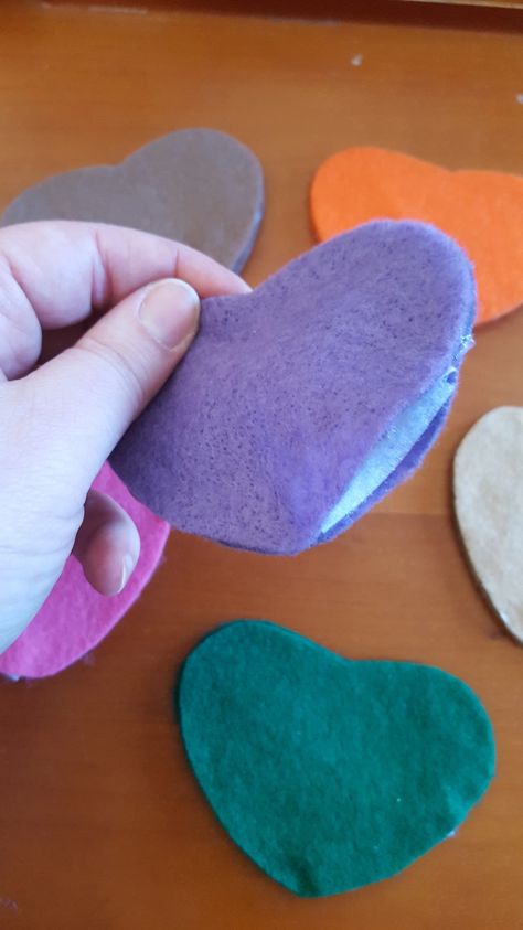 DIY Refillable Catnip Toys – Finding Our Frugal Diy Catnip Toys, Crochet Cat Toys, Cat Tree House, Diy Cat Toys, Felted Wool Crafts, Catnip Toys, Cat Crafts, Wool Crafts, Cat Diy