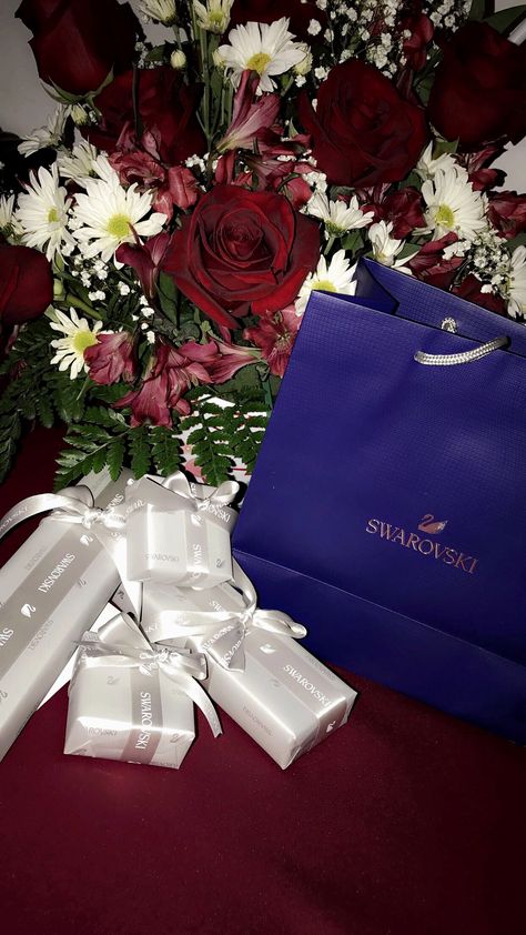 happy moments are the best memories Gift Astethic, Luxury Birthday Gifts, Instagram Status, Luxury Birthday, Luxury Lifestyle Fashion, Romantic Anniversary, Muslim Couple Photography, Snap Friends, 24th Birthday