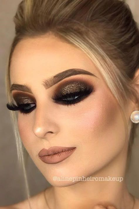 Black Eyeshadow Makeup, Machiaj Smokey Eyes, Black Eye Makeup, Eye Looks, Neutral Makeup, Makijaż Smokey Eye, Stunning Makeup, Dark Makeup, Glamour Makeup