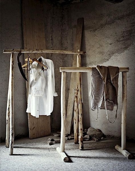 even the Big Sur cabin needs a rack, because you know just as well as i do that i'm gonna need to put my clothes somewhere! Rustic Outfits, Wabi Sabi Design, Clothes Hanging, Wood Clothes, Wabi Sabi Style, Garment Racks, Shop Display, Clothing Rack, 인테리어 디자인