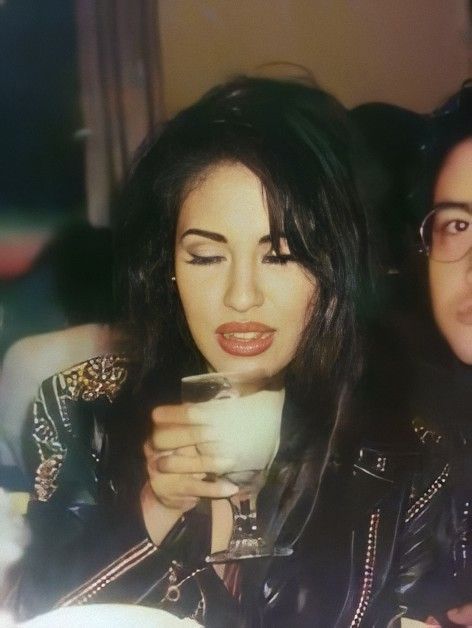 Selena Quintanilla Makeup, Selena Quintanilla Outfits, Selena Quintanilla Fashion, Latina Aesthetic, Selena Pictures, Selena Q, Tejano Music, Selena Quintanilla Perez, Photo Edits