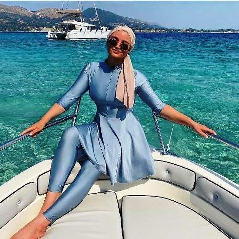 Swimming Hijab Outfit, Hijab Beach Style, Summer Hijab Outfits 2023, Beach Outfit Hijab Summer, Modest Beach Vacation Outfits, Hijab Swimming Outfit, Ootd Beach Summer Outfits Hijab, Modest Beach Outfit Hijab, Ootd Summer Hijab