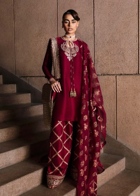 Party Wear Pakistani, Mayon Dresses, Hussain Rehar, Desi Fits, Pakistani Clothes Online, Pakistani Designer Clothes, Luxury Pret, Pakistani Fashion Casual, Pakistani Fancy Dresses