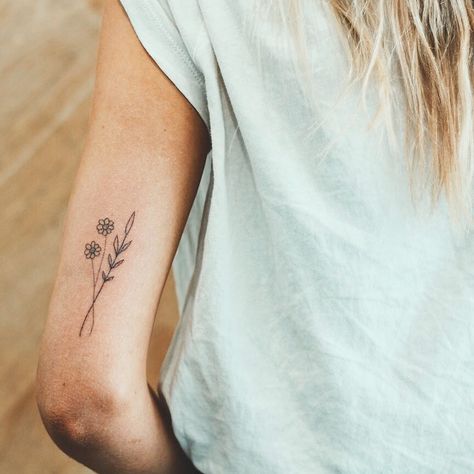 Wild Daisy Tattoo, Daisy Tattoo Meaning, Daisy Tattoos, Hairdresser Tattoos, Daisy Tattoo Designs, Daisy Flower Tattoos, Small Star Tattoos, Common Tattoos, A Daisy Flower