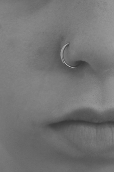 this is what I want..and maybe a lip piercing too? Nose Peircing, Perfect Nose, Cool Piercings, Cute Piercings, Nose Hoop, Body Piercings, Lip Piercing, Body Modifications, Nose Stud