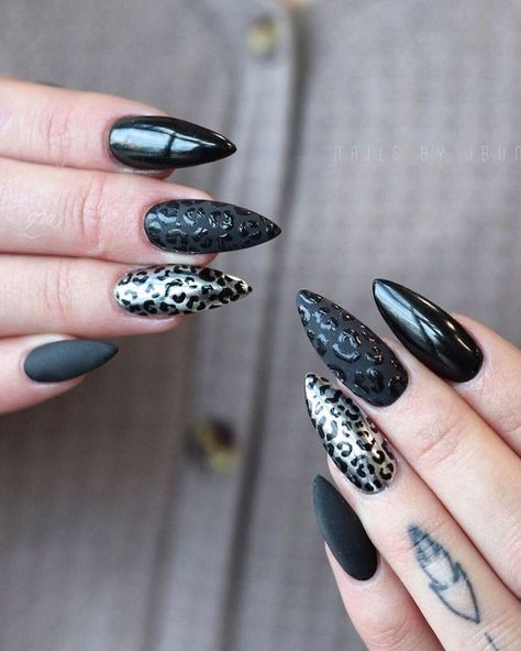 Black Marble Nails, Black Almond Nails, Shiny Nails Designs, Silver Glitter Nails, Christmas Gel, Cheetah Nails, Gold Glitter Nails, Leopard Print Nails, Nails Easy