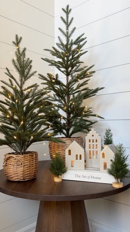 Christmas Tree In Basket, Christmas Coffee Table Decor, Large Christmas Tree, Christmas Tree Inspiration, Christmas Themes Decorations, Festive Holiday Decor, Christmas Decorations For The Home, Christmas Aesthetic, Christmas Deco