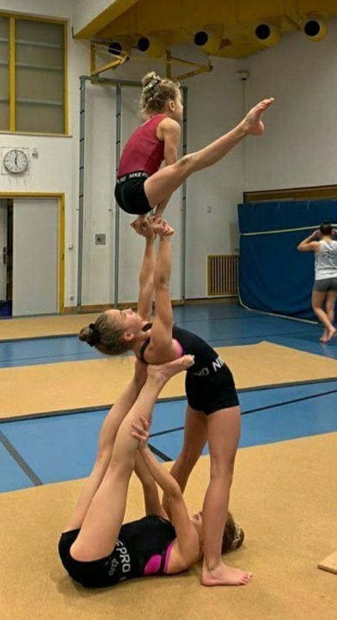 Acrobatic Gymnastics Trio, Acro Skills, 2 Person Stunts, Acro Yoga Poses, Acro Gymnastics, Ballet Hip Hop, Amazing Gymnastics, Best Friend Challenges, Gymnastics Poses