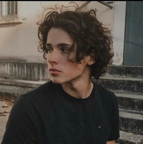 Batman Haircut, Mid Haircuts, Hockey Hair, Long Curly Hair Men, Male Haircuts Curly, Surfer Hair, Short Scene Hair, Light Skin Men, Wavy Hair Men