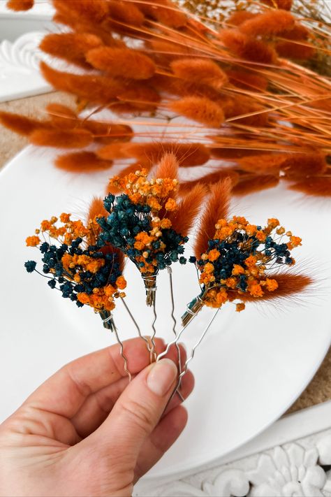 Dried flower hair pins for Rust and Navy Blue wedding theme. Rust Navy And Sage Wedding, Burnt Orange Light Blue Wedding, Navy Blue And Burnt Orange Wedding Theme, Rust And Light Blue Wedding, Navy And Rust Wedding Decor, Burnt Orange And Navy Blue Wedding Theme, Navy Blue And Rust Wedding, Rust And Navy Blue Wedding, Navy And Rust Wedding