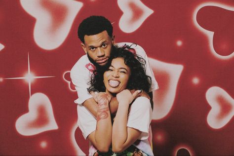 00s Photoshoot Ideas, 2000 Valentines Photoshoot, Airbrush Couple Photoshoot, 2000 Couples Photoshoot Ideas, 90s Valentines Day Photoshoot, Valentine Couple Photoshoot Black People, 00s Couple Photoshoot, 2000 Heart Background Photoshoot, 2000s Photoshoot Ideas Couples