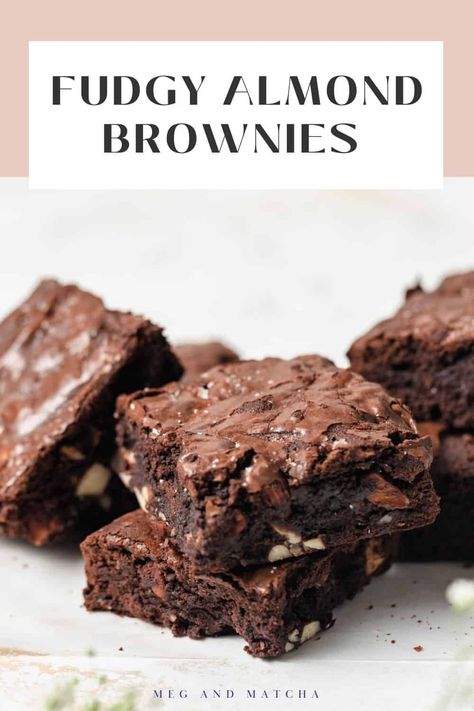 Brownies With Almonds, Almond Brownies Recipes, Almond Brownies, Vanilla Brownies, Almond Desserts, Cocoa Brownies, How To Make Brownies, Almond Nut, Almond Extract