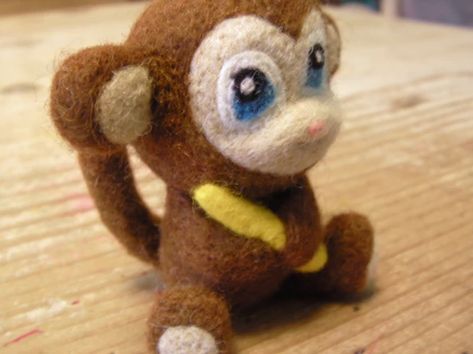 Felt Monkey, Wet Felting Tutorial, Fuzzy Felt, Needle Felting Diy, 3d Figures, Needle Felting Tutorials, A Monkey, Needle Felting Projects, Felted Animals