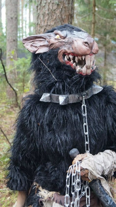 Warhammer skaven mask for Larp mask by me by BIGBUBBASSTUFF.deviantart.com on @DeviantArt Rat Mask, Warhammer Cosplay, Warhammer Skaven, Top Cosplay, Adornos Halloween, Larp Costume, Scary Halloween Decorations, Halloween Inspo, High Fantasy