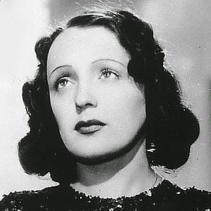 Cantantes de todos los Tiempos: Edith Piaf - Biografia Edith Piaf, Black And White, White, Black