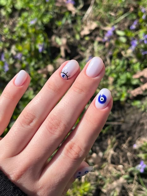 Short Gel Nail Designs Evil Eye, Nail Art With Evil Eye, Evil Eye Nail Designs For Short Nails, Short Nails Ideas Evil Eye, Evil Eye Almond Acrylic Nails, Natural Evil Eye Nails, Nail Art Evil Eye Design, Short Nail Evil Eye, 3rd Eye Nail Art