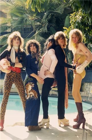 70s Rock And Roll, 70s Glam Rock, Glam Rock Style, New York Dolls, Johnny Thunders, 70s Glam, Rock And Roll Fashion, Disco Glam, Outfits 70s