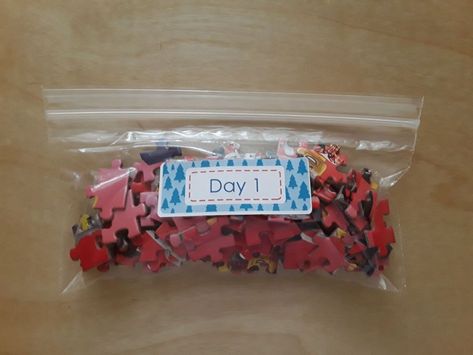 Puzzle Advent Calendar, Diy Jigsaw Puzzle, Countdown Ideas, Free Puzzles, Diy Puzzles, Advent Calenders, Diy Advent Calendar, Lego Minifigure, Christmas Labels