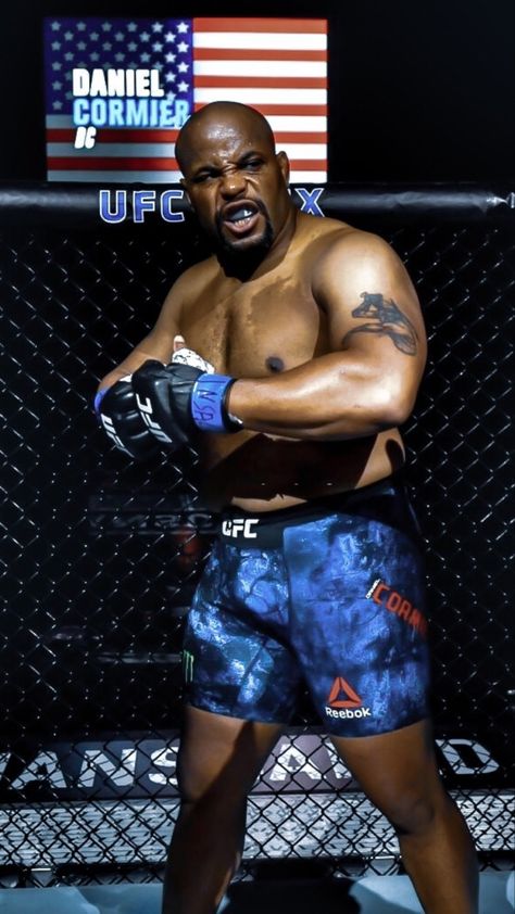 Daniel Cormier Wallpaper, Ufc Wallpaper, Ufc Poster, Daniel Cormier, Boxing Images, Action Pose Reference, Action Pose, Ufc Fighters, Mma Boxing