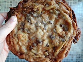 Momofuku's Cornflake Chocolate Chip Marshmallow Cookies Cornflake Chocolate, Chocolate Chip Marshmallow, Chocolate Chip Marshmallow Cookies, Marshmallow Cookies, Think Food, C Is For Cookie, Köstliche Desserts, Yummy Sweets, Yahoo Mail