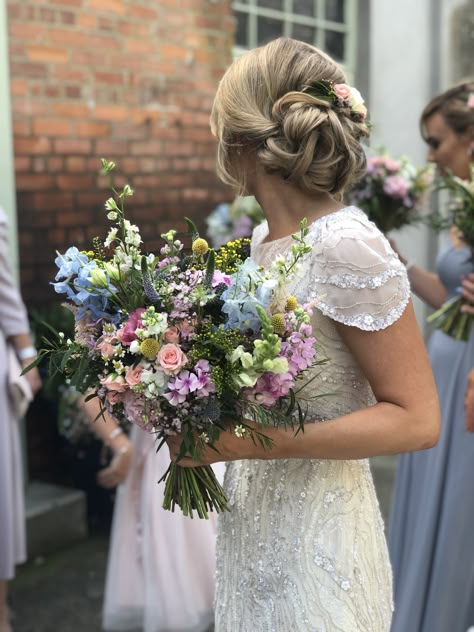 Cottage Wedding Bouquet, Compact Wedding Bouquet, Wedding Flowers Wild, Spring Bride Bouquets, Wildflower Bride Bouquet, Ranaculus Wedding Bouquet, 2023 Floral Trends, June Wedding Bouquet, Wildflower Bridesmaid Bouquet