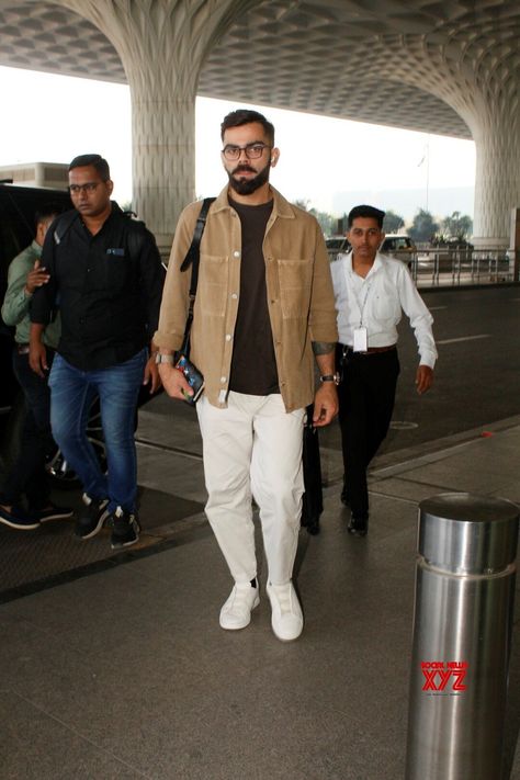 Virat Kohli Spotted At Airport In Mumbai Departure - Gallery #ViratKohli #Airport #Mumbai Virat Kohli Outfits, Airport Photos, Shri Ram Photo, Ram Photos, At Airport, Airport Look, Shri Ram, Virat Kohli, Bollywood News