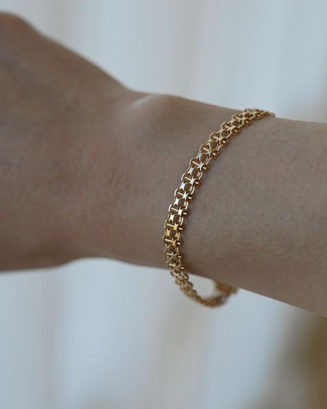 Chain Type Bracelets Gold Women, Gold Bracelet For Women Daily Use, Daily Wear Gold Bracelet For Women, Gold Bracelet For Women Classy, Jewelry Necklace Simple, Gold Bracelet Simple, Locket Design, Modern Gold Jewelry, Pretty Jewelry Necklaces