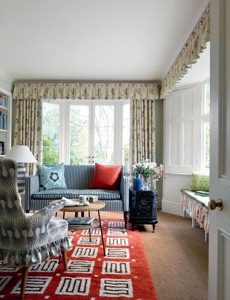 Curtains: ideas chosen by our decoration director | House & Garden Country Style Living, Room Blinds, Neisha Crosland, Country Style Living Room, Window Toppers, Cottage Porch, Living Room Window, Living Room Blinds, Blinds Design