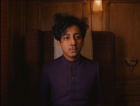 Zero Grand Budapest Hotel, Wes Anderson Train, Zero Moustafa, Wes Anderson Characters, Tony Revolori, Wes Anderson Movies, Grand Budapest, Grand Budapest Hotel, Budapest Hotel