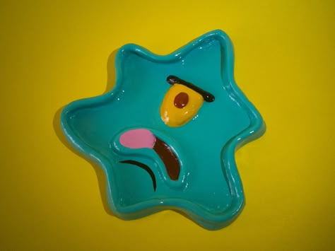 Spongebob Clay Tray, Spongebob Clay Art, Clay Ash Tray Ideas, Polymer Clay Ashtray, Clay Diys, Diy Air Dry Clay, Sculpture Art Clay, Hippie Painting, Clay Diy Projects