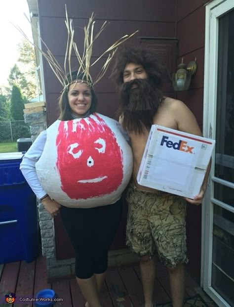 Castaway Wilson and Chuck Noland - Halloween Costume Contest via @costume_works Castaway Costume, Tom Hanks Castaway, Beach Party Costume, It Halloween Costumes, Office Couple, Beach Costumes, Survivor Theme, Cool Couple Halloween Costumes, Best Friend Costumes